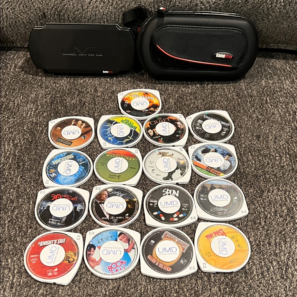 PSP UMD Movie Disc Lot of 17 with 2 Carrying Case